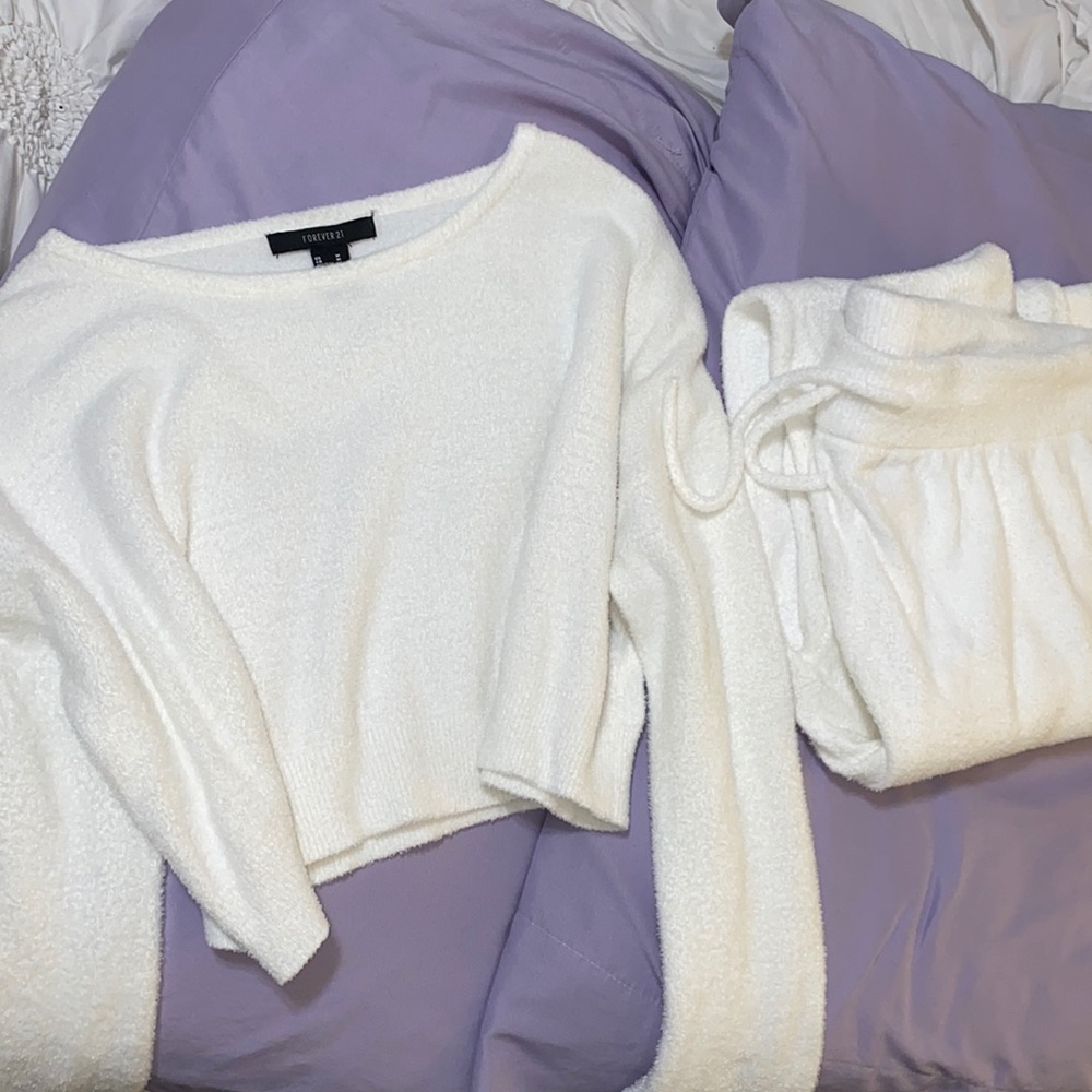 Fuzzy forever 21 2 piece set